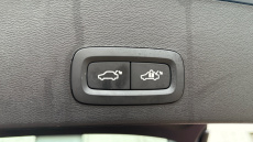 Volvo XC40 2.0 B4P Plus Dark 5dr Auto Petrol Estate